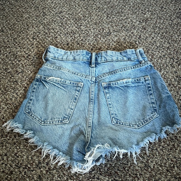 Zara jean shorts - Picture 2 of 3